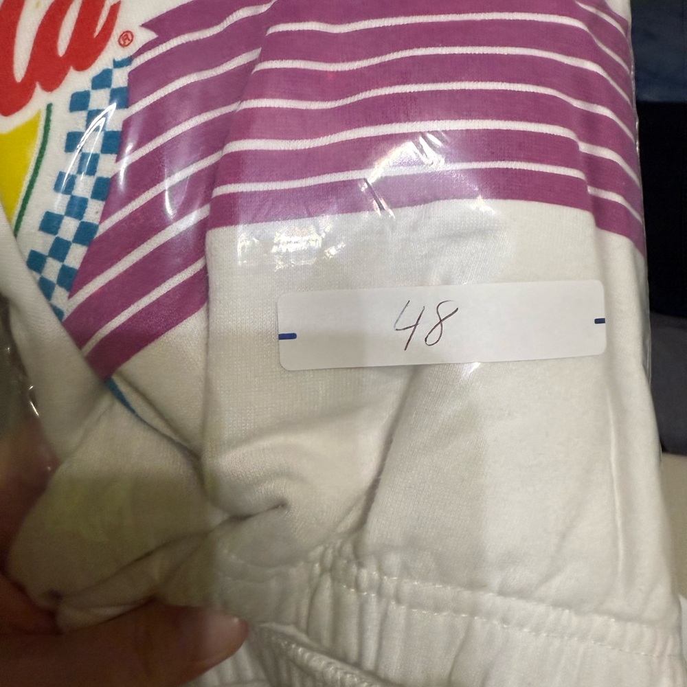 Vintage Coca-Cola White Cropped Sweatshirt - Picture 6 of 6